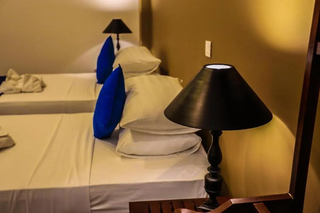 The Cave By Blue Bird Hotel Negombo