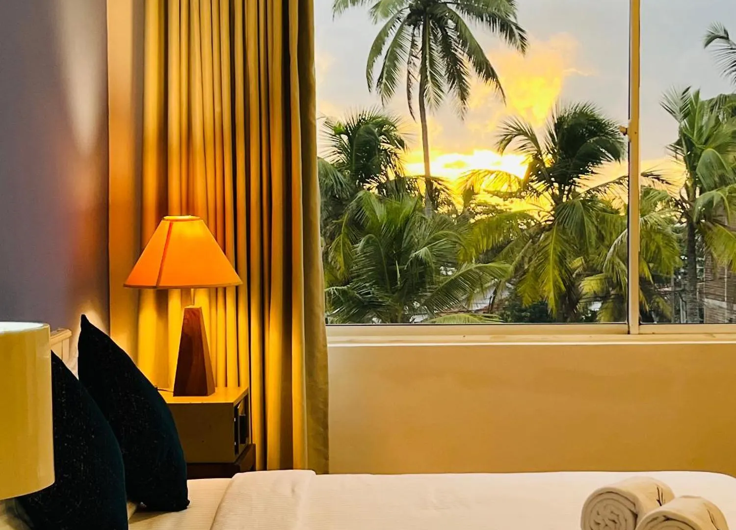 Hotel The Cave By Blue Bird Negombo 0*,  Sri Lanka