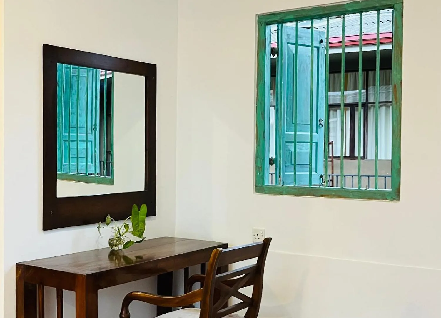 Hotel The Cave By Blue Bird Negombo 0*,